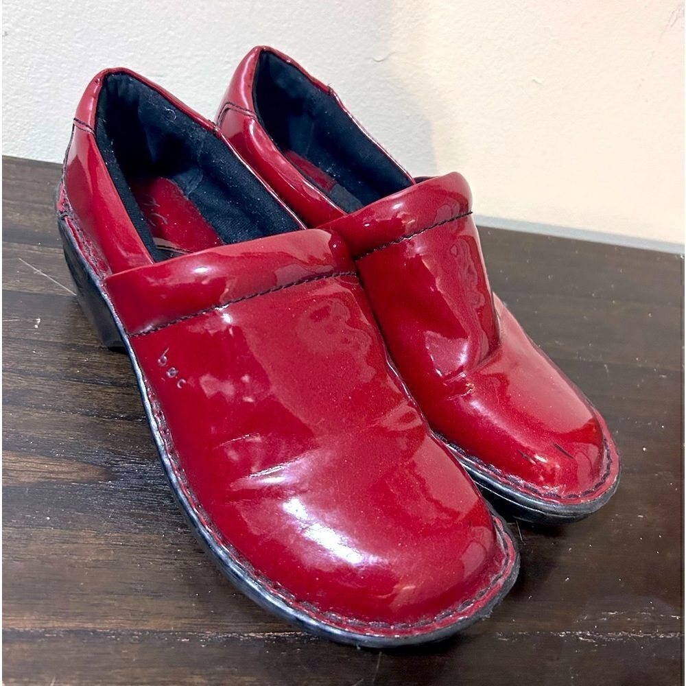 Born BOC red Peggy patent leather nursing clogs size 7